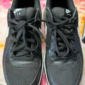 Women’s Nike Air Max size 8.5